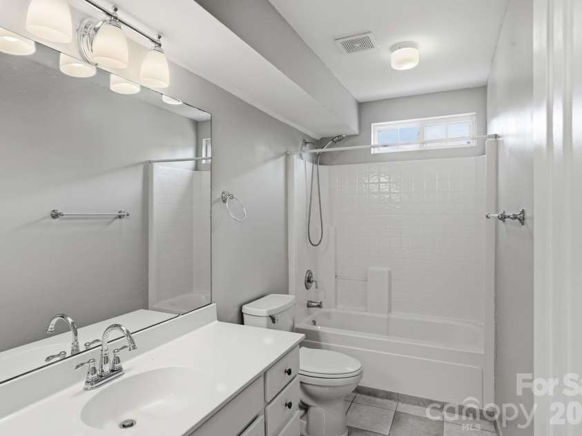 6914 Weirton Place, Charlotte, NC 28226.  MLS# CAR4379626, YatesRealty ID 22192. 