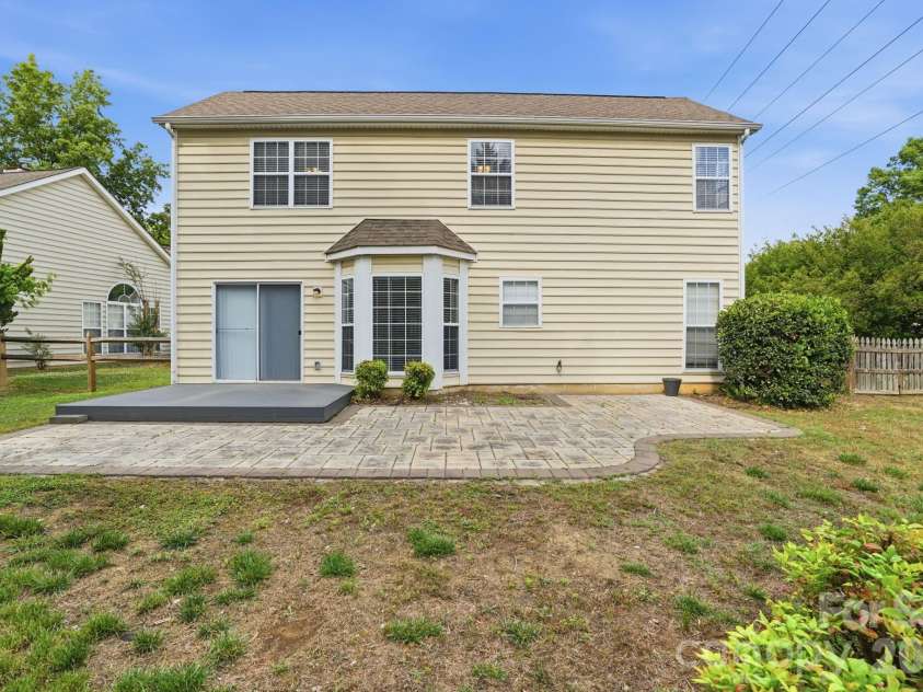 6914 Weirton Place, Charlotte, NC 28226.  MLS# CAR4379626, YatesRealty ID 22192. 