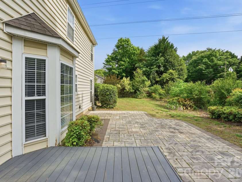 6914 Weirton Place, Charlotte, NC 28226.  MLS# CAR4379626, YatesRealty ID 22192. 