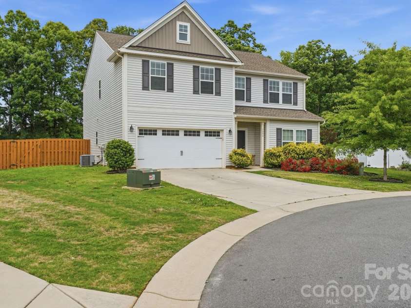 1006 Brooksland Place, Waxhaw, NC 28173.  MLS# CAR4379627, YatesRealty ID 22193. 