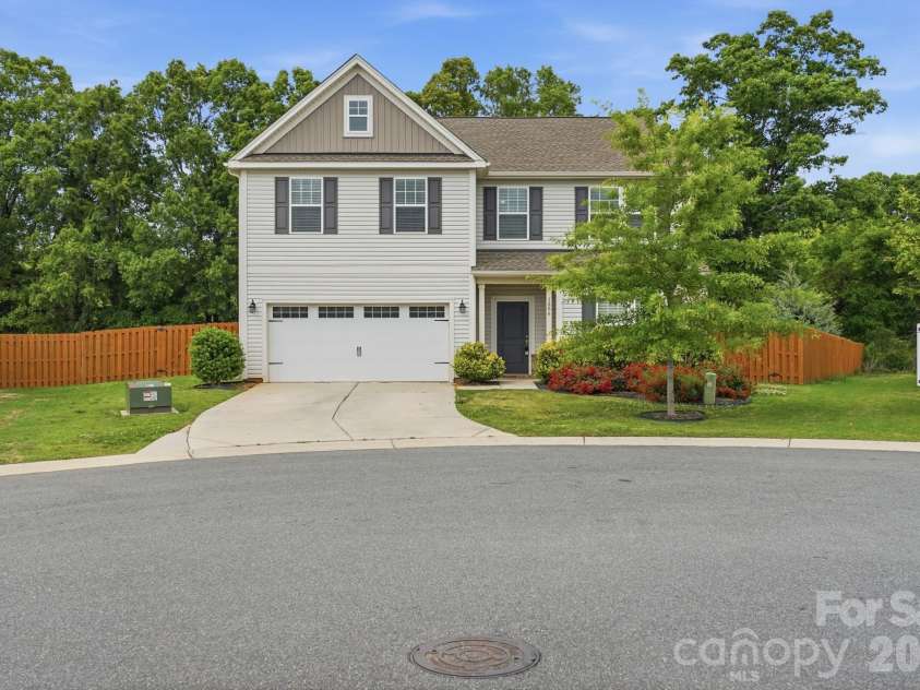 1006 Brooksland Place, Waxhaw, NC 28173.  MLS# CAR4379627, YatesRealty ID 22193. 