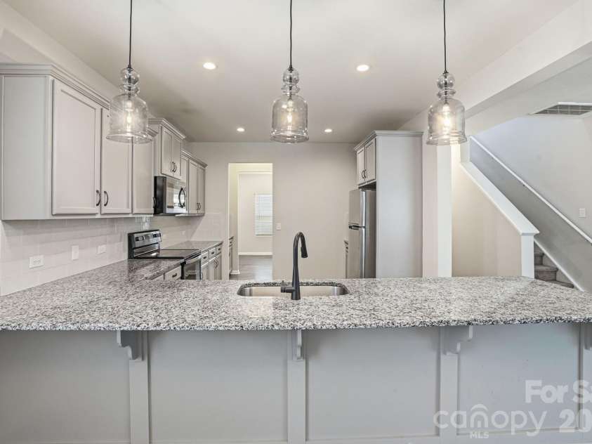 1006 Brooksland Place, Waxhaw, NC 28173.  MLS# CAR4379627, YatesRealty ID 22193. 