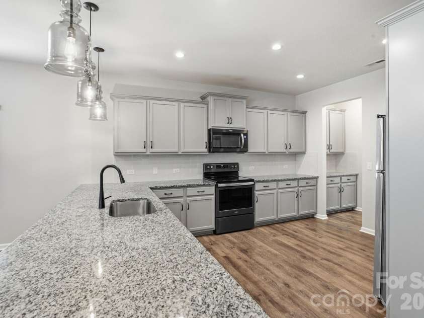 1006 Brooksland Place, Waxhaw, NC 28173.  MLS# CAR4379627, YatesRealty ID 22193. 