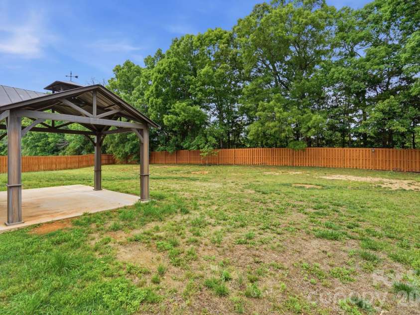 1006 Brooksland Place, Waxhaw, NC 28173.  MLS# CAR4379627, YatesRealty ID 22193. 