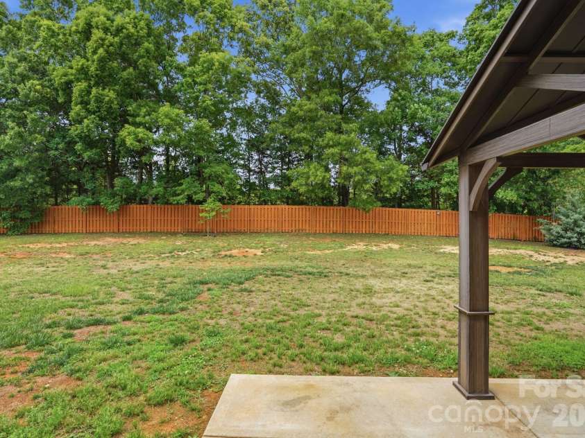 1006 Brooksland Place, Waxhaw, NC 28173.  MLS# CAR4379627, YatesRealty ID 22193. 