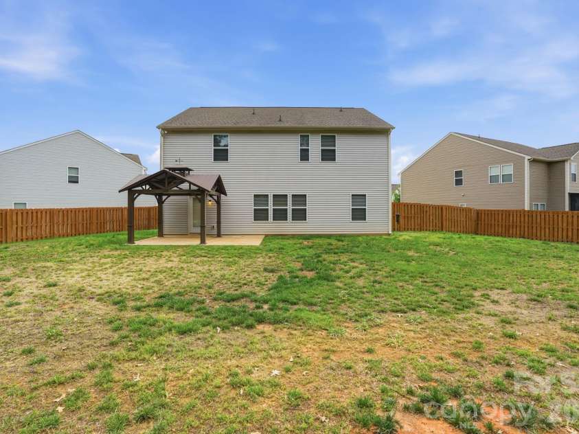 1006 Brooksland Place, Waxhaw, NC 28173.  MLS# CAR4379627, YatesRealty ID 22193. 