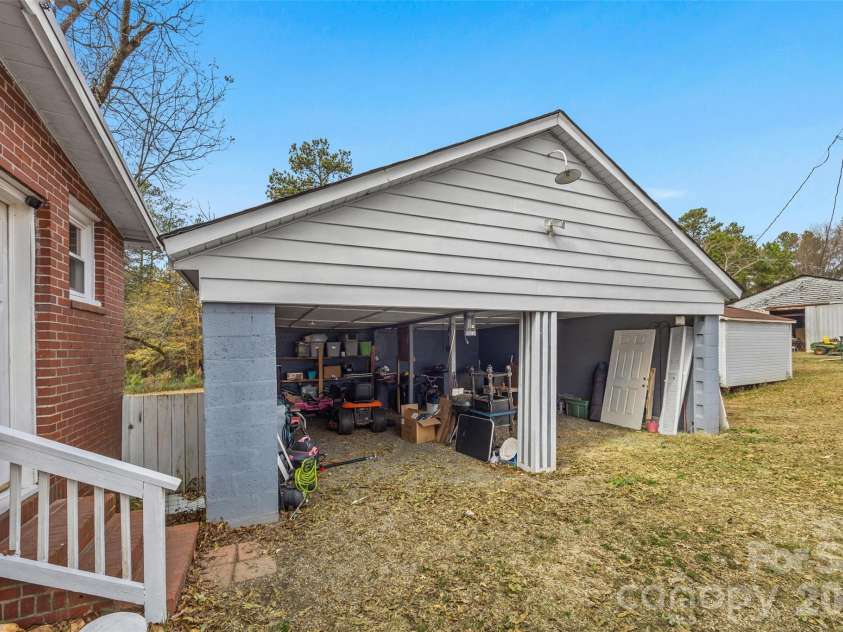 1339 Liberty Road, Chester, SC 29706.  MLS# CAR4325600, YatesRealty ID 22194. 