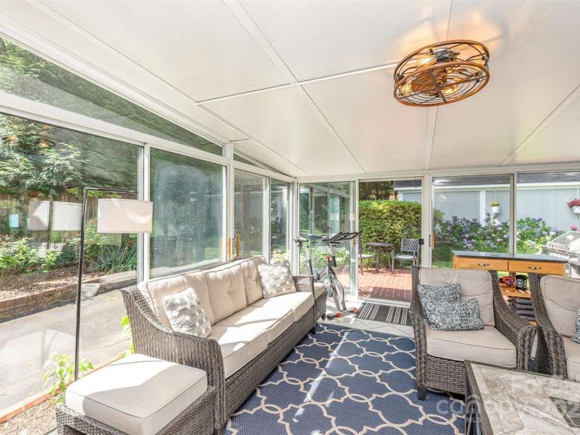 4200 Tyndale Avenue, Charlotte, NC 28210.  MLS# CAR4268120, YatesRealty ID 22194. 