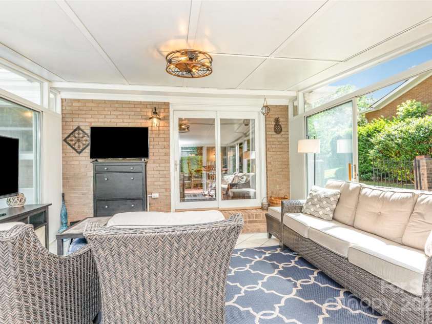 4200 Tyndale Avenue, Charlotte, NC 28210.  MLS# CAR4268120, YatesRealty ID 22194. 