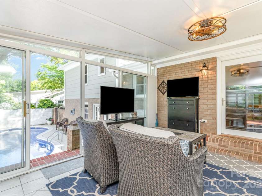 4200 Tyndale Avenue, Charlotte, NC 28210.  MLS# CAR4268120, YatesRealty ID 22194. 