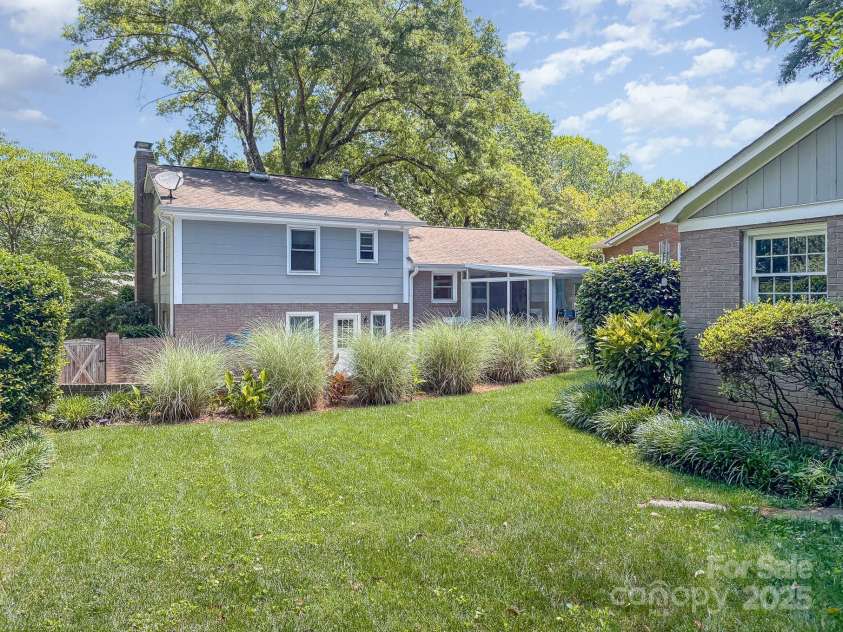 4200 Tyndale Avenue, Charlotte, NC 28210.  MLS# CAR4268120, YatesRealty ID 22194. 