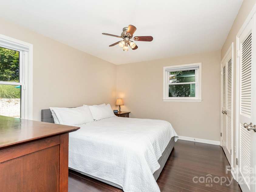 4200 Tyndale Avenue, Charlotte, NC 28210.  MLS# CAR4268120, YatesRealty ID 22194. Lower level bedroom #4