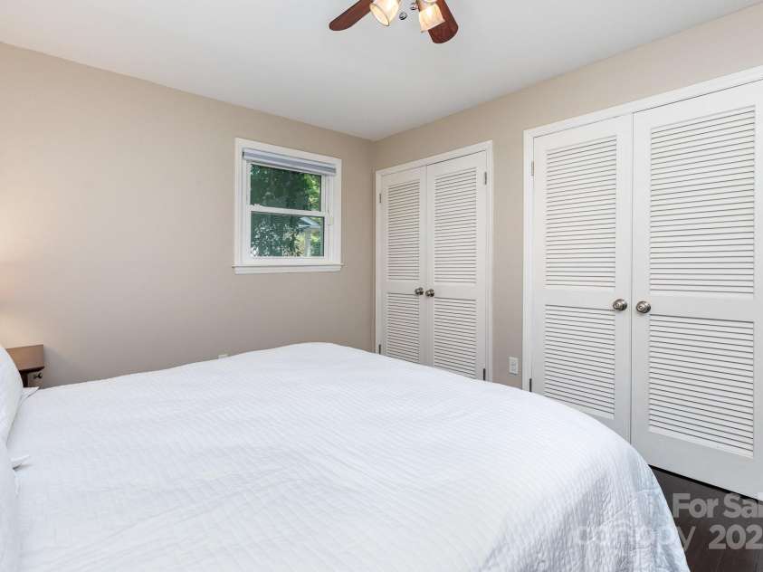 4200 Tyndale Avenue, Charlotte, NC 28210.  MLS# CAR4268120, YatesRealty ID 22194. Lower level bedroom #4