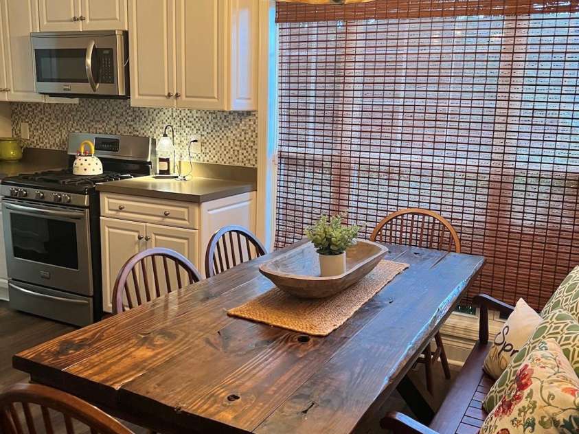 1344 Moonshadow Lane, Shelby, NC 28150.  MLS# CAR4274904, YatesRealty ID 22196. Eat In Kitchen