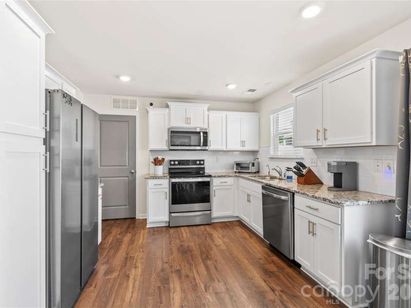 2 Chambers Garden Drive, Arden, NC 28704.  MLS# CAR4381630, YatesRealty ID 22196. 