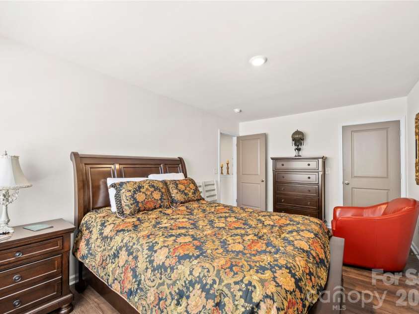 2 Chambers Garden Drive, Arden, NC 28704.  MLS# CAR4381630, YatesRealty ID 22196. 
