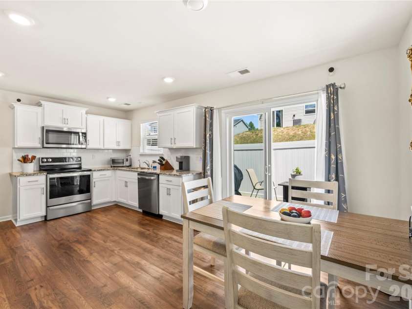 2 Chambers Garden Drive, Arden, NC 28704.  MLS# CAR4381630, YatesRealty ID 22196. 