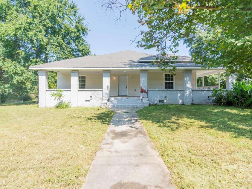 1818 Stowe Avenue, Gastonia, NC 28054.  MLS# CAR4274960, YatesRealty ID 22197. 