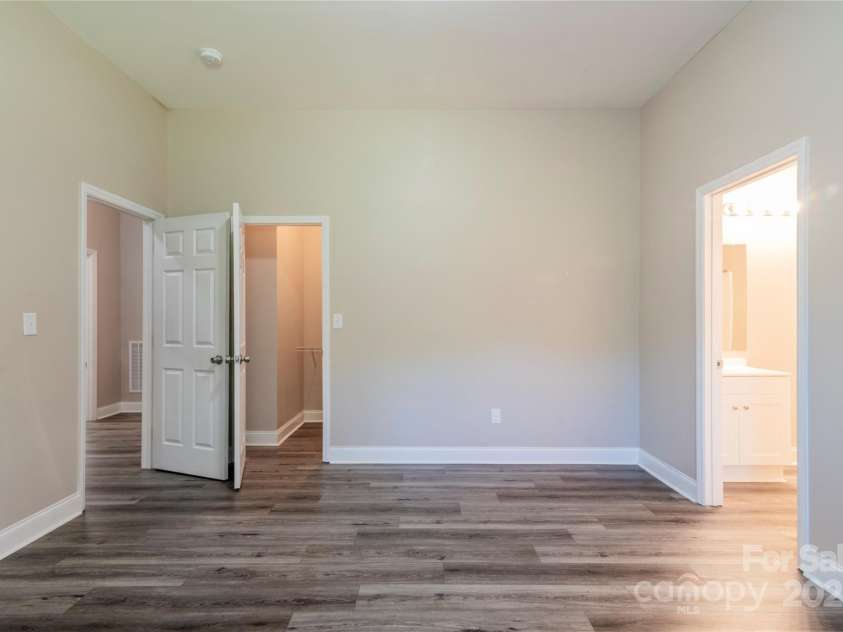 1818 Stowe Avenue, Gastonia, NC 28054.  MLS# CAR4274960, YatesRealty ID 22197. 