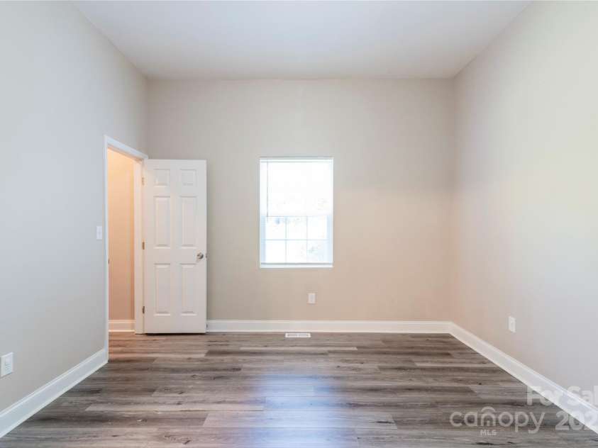 1818 Stowe Avenue, Gastonia, NC 28054.  MLS# CAR4274960, YatesRealty ID 22197. 