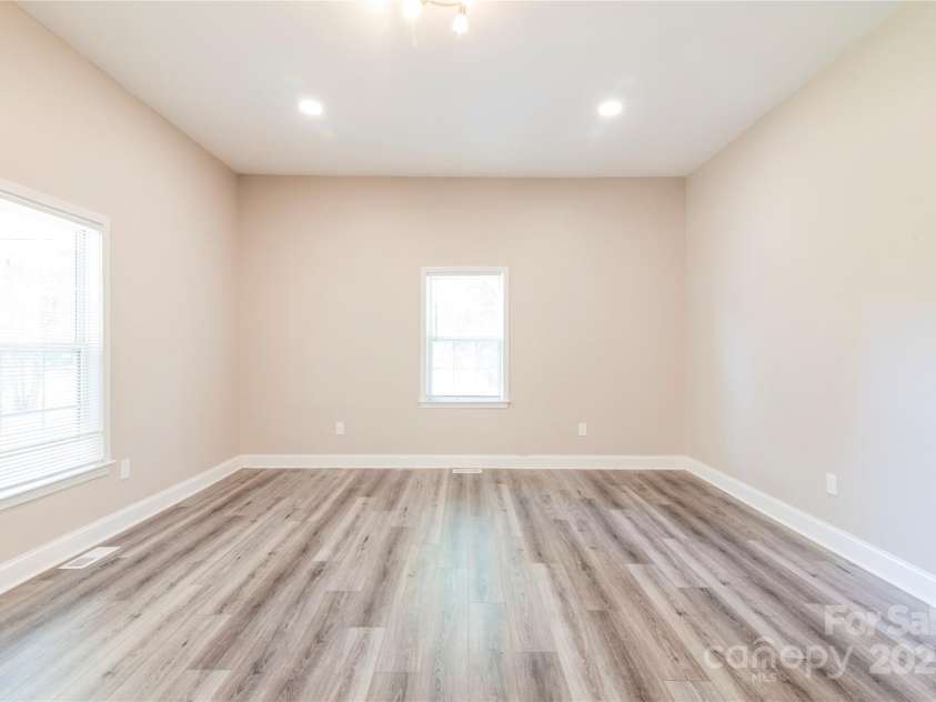 1818 Stowe Avenue, Gastonia, NC 28054.  MLS# CAR4274960, YatesRealty ID 22197. 