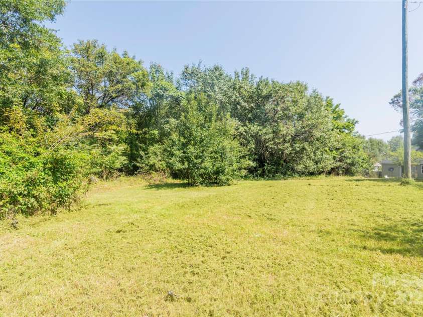 1818 Stowe Avenue, Gastonia, NC 28054.  MLS# CAR4274960, YatesRealty ID 22197. 