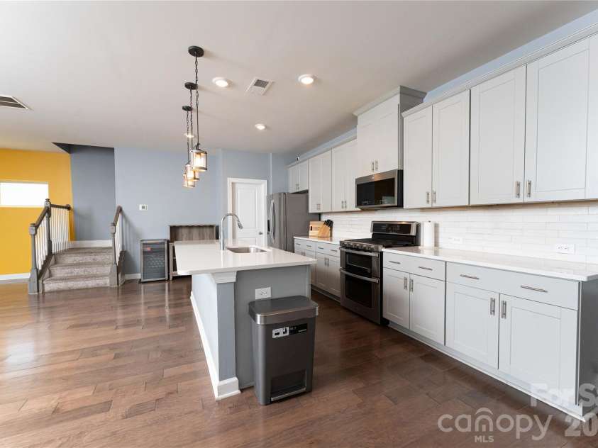 4107 Honey Locust Drive, Charlotte, NC 28215.  MLS# CAR4375845, YatesRealty ID 22197. 