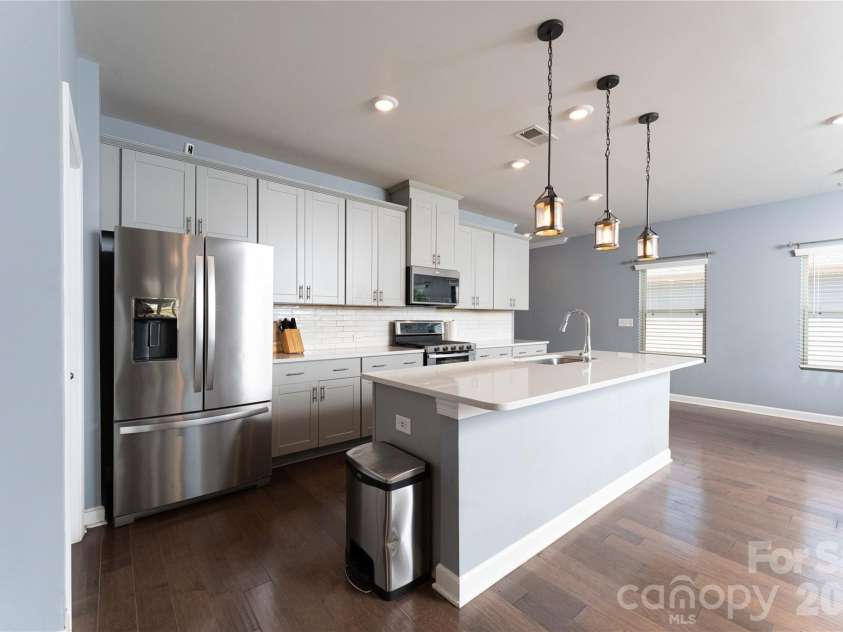 4107 Honey Locust Drive, Charlotte, NC 28215.  MLS# CAR4375845, YatesRealty ID 22197. 