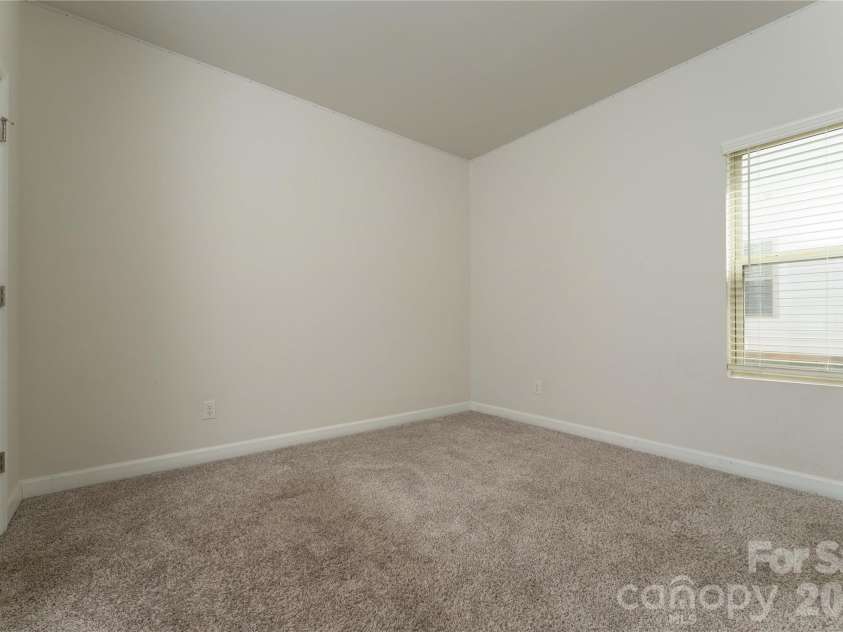 4107 Honey Locust Drive, Charlotte, NC 28215.  MLS# CAR4375845, YatesRealty ID 22197. 