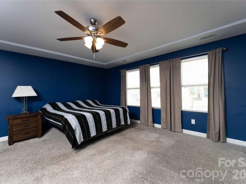 4107 Honey Locust Drive, Charlotte, NC 28215.  MLS# CAR4375845, YatesRealty ID 22197. 