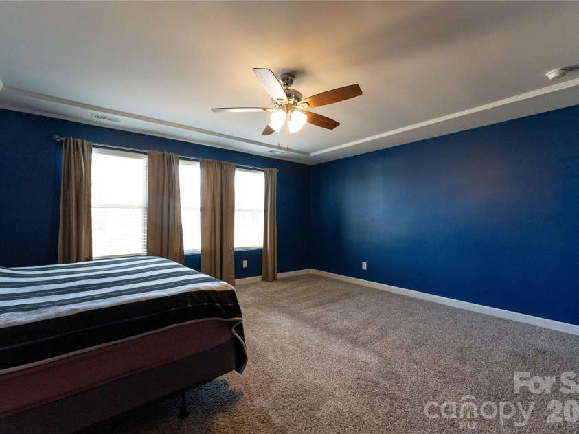 4107 Honey Locust Drive, Charlotte, NC 28215.  MLS# CAR4375845, YatesRealty ID 22197. 