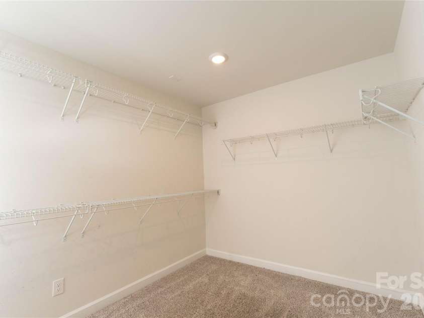 4107 Honey Locust Drive, Charlotte, NC 28215.  MLS# CAR4375845, YatesRealty ID 22197. 