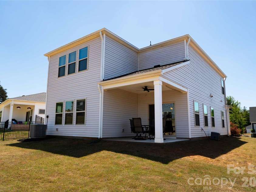 4107 Honey Locust Drive, Charlotte, NC 28215.  MLS# CAR4375845, YatesRealty ID 22197. 