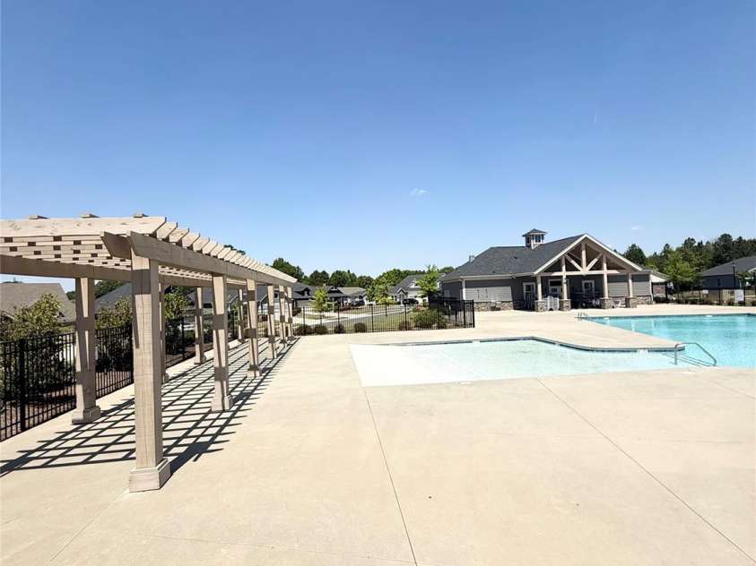 4107 Honey Locust Drive, Charlotte, NC 28215.  MLS# CAR4375845, YatesRealty ID 22197. 