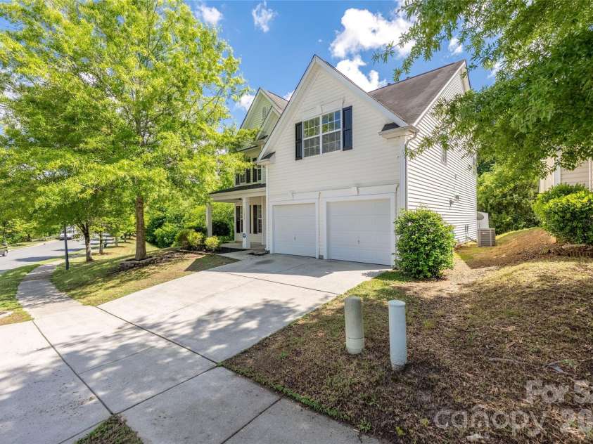 13834 Riding Hill Avenue, Charlotte, NC 28213.  MLS# CAR4378096, YatesRealty ID 22198. 
