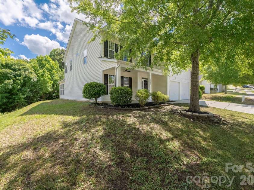 13834 Riding Hill Avenue, Charlotte, NC 28213.  MLS# CAR4378096, YatesRealty ID 22198. 