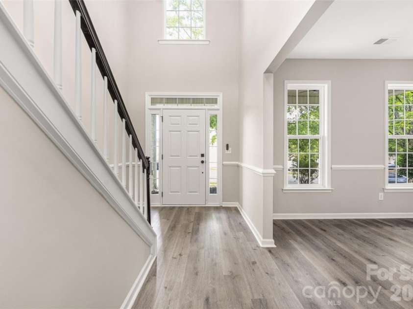 13834 Riding Hill Avenue, Charlotte, NC 28213.  MLS# CAR4378096, YatesRealty ID 22198. 