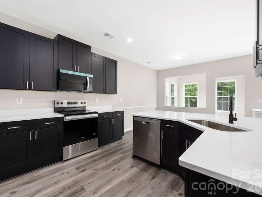 13834 Riding Hill Avenue, Charlotte, NC 28213.  MLS# CAR4378096, YatesRealty ID 22198. 