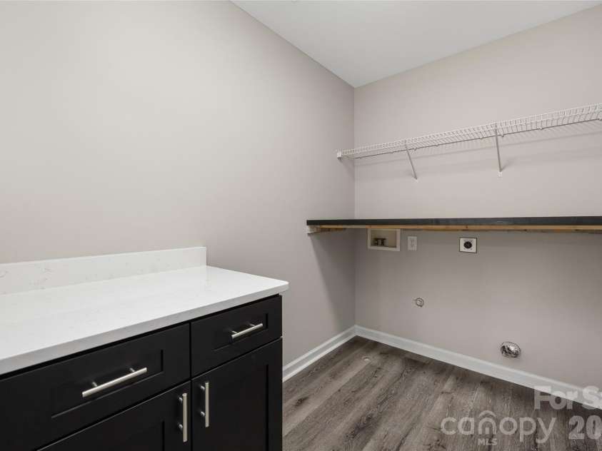 13834 Riding Hill Avenue, Charlotte, NC 28213.  MLS# CAR4378096, YatesRealty ID 22198. 