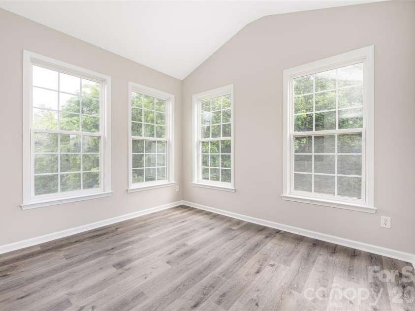 13834 Riding Hill Avenue, Charlotte, NC 28213.  MLS# CAR4378096, YatesRealty ID 22198. 