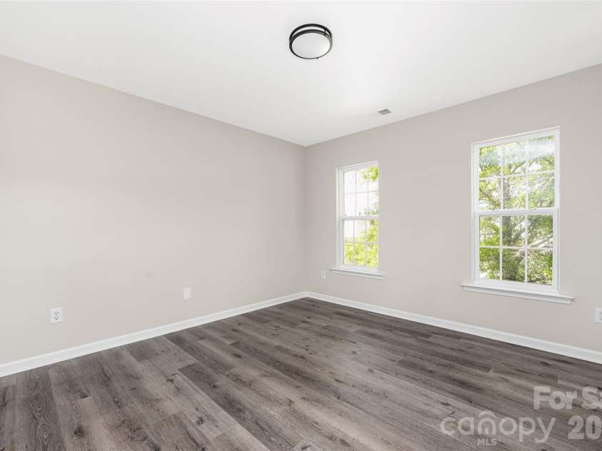 13834 Riding Hill Avenue, Charlotte, NC 28213.  MLS# CAR4378096, YatesRealty ID 22198. 