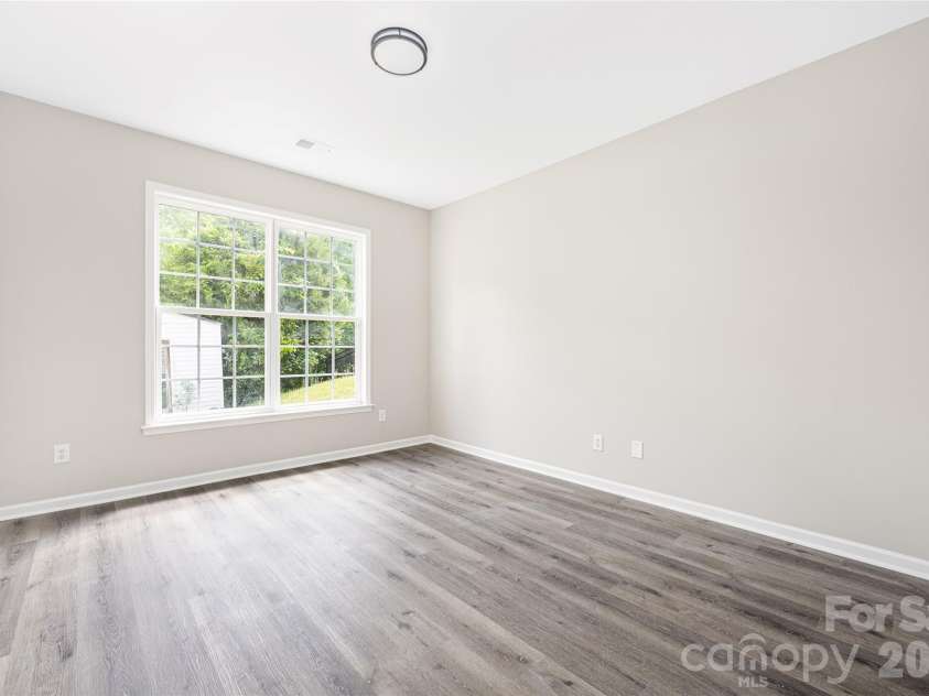 13834 Riding Hill Avenue, Charlotte, NC 28213.  MLS# CAR4378096, YatesRealty ID 22198. 