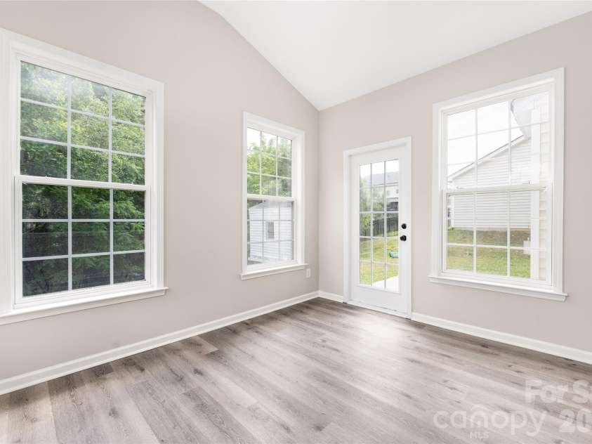 13834 Riding Hill Avenue, Charlotte, NC 28213.  MLS# CAR4378096, YatesRealty ID 22198. 