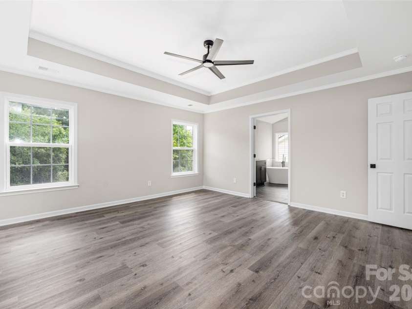 13834 Riding Hill Avenue, Charlotte, NC 28213.  MLS# CAR4378096, YatesRealty ID 22198. 