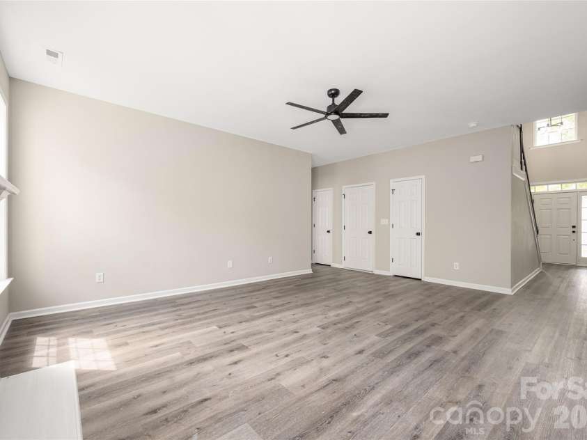 13834 Riding Hill Avenue, Charlotte, NC 28213.  MLS# CAR4378096, YatesRealty ID 22198. 