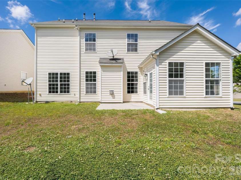 13834 Riding Hill Avenue, Charlotte, NC 28213.  MLS# CAR4378096, YatesRealty ID 22198. 