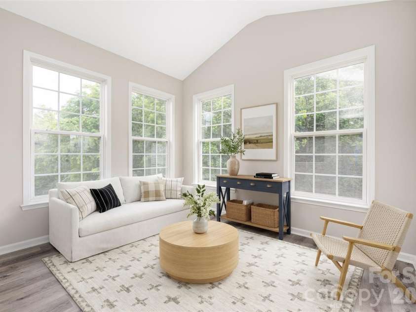 13834 Riding Hill Avenue, Charlotte, NC 28213.  MLS# CAR4378096, YatesRealty ID 22198. Sunroom