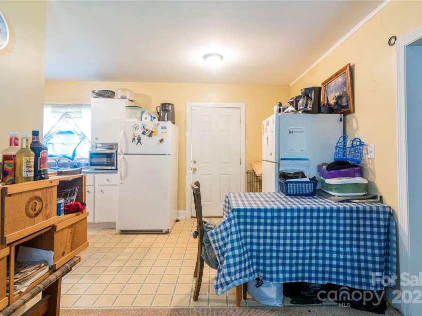 3037 Marlowe Avenue, Charlotte, NC 28208.  MLS# CAR4274651, YatesRealty ID 22198. 