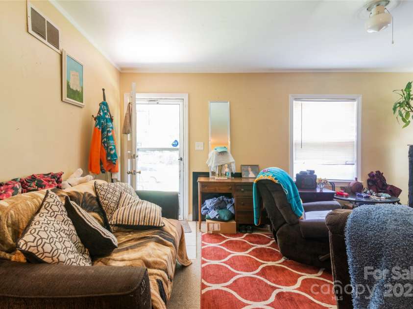 3037 Marlowe Avenue, Charlotte, NC 28208.  MLS# CAR4274651, YatesRealty ID 22198. 