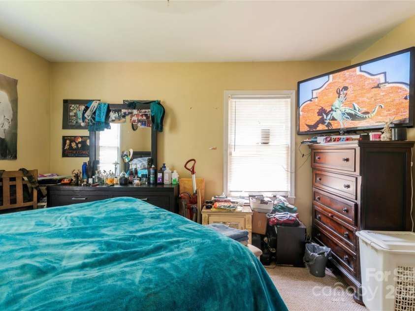 3037 Marlowe Avenue, Charlotte, NC 28208.  MLS# CAR4274651, YatesRealty ID 22198. 